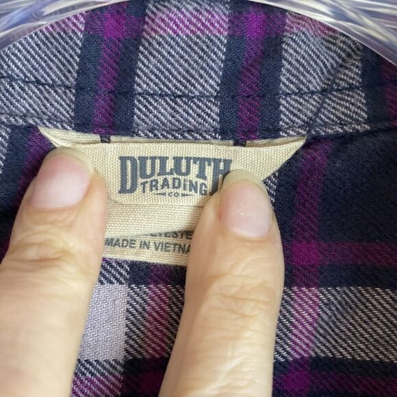 Duluth Trading Company Women’s Crosscut Wicking Flannel Shirt Side Medium - Picture 4 of 9